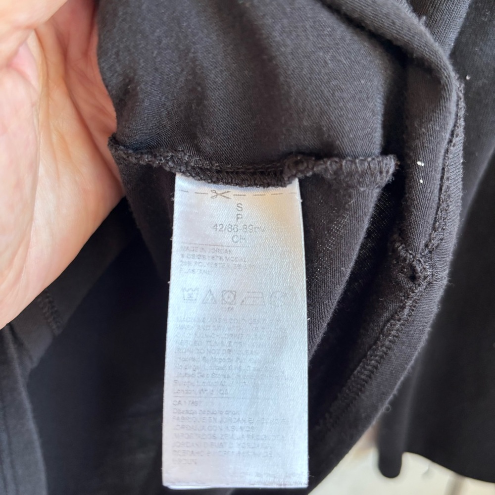 BN2‎ Banana Republic Black Long Sleeve Women's Small Tee Modal - Picture 4 of 6